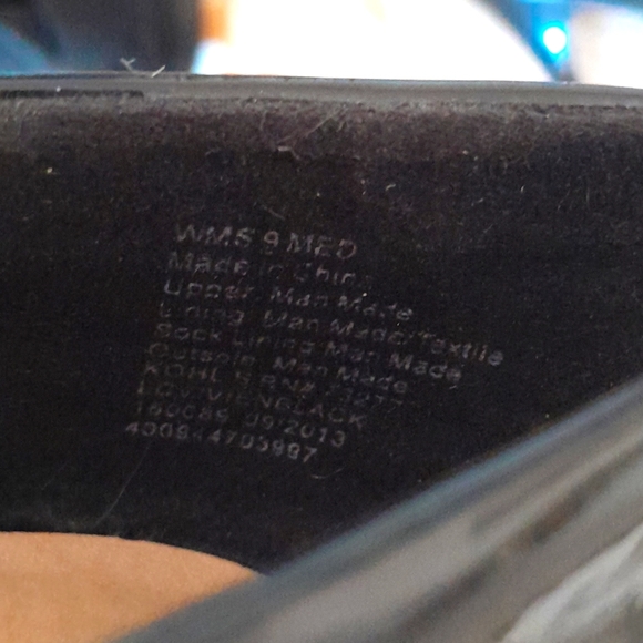 LC Black Shiny Pumps with Gold Bow 9M - Picture 5 of 6